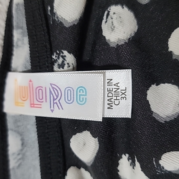 🆕️ LuLaRoe "LYNNAE" top 3XL New With Tags *Firm* black and white spots - Picture 6 of 9